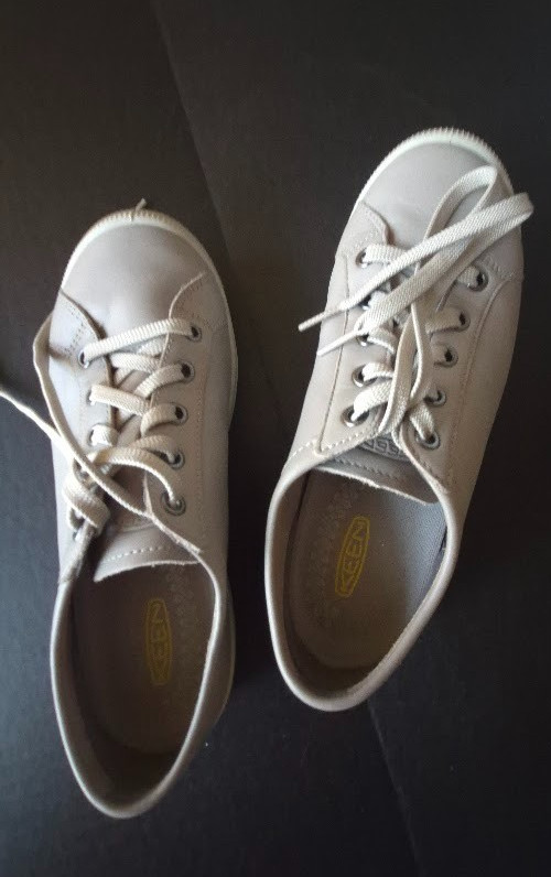 Zapatos Keens Mujer Lorelai Zapatillas con Cordones en Cuero Gris Talla 6.5W