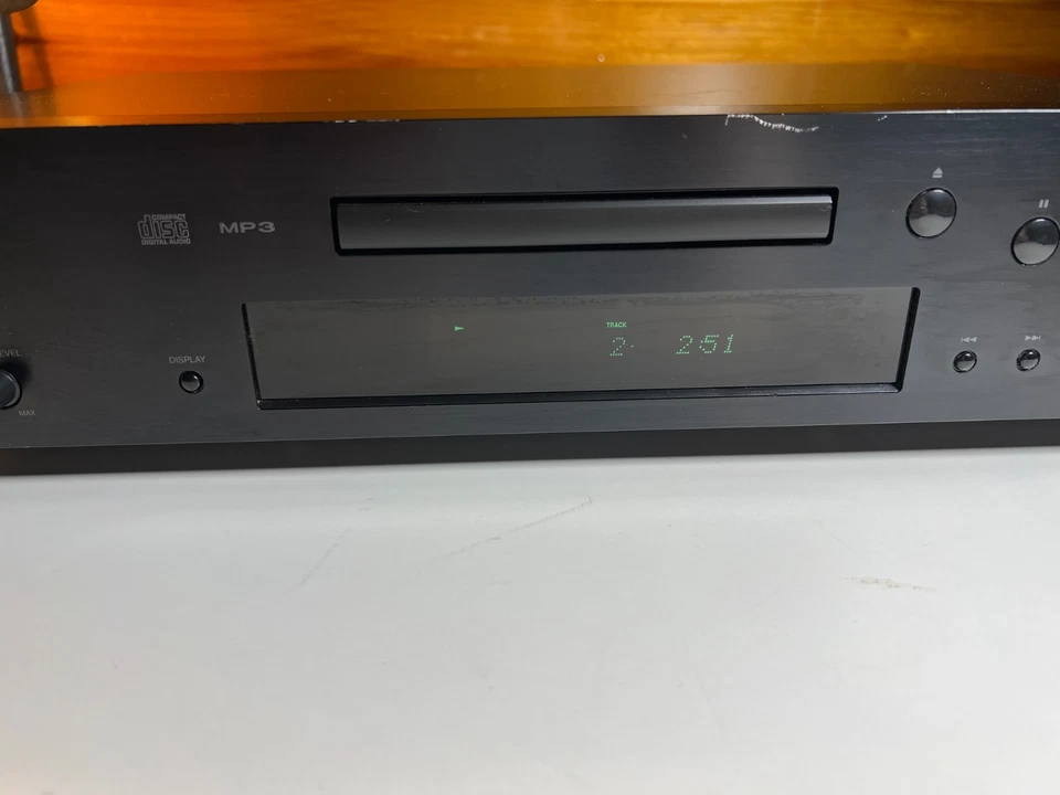 Onkyo Reproductor de CD Único Óptico Coaxial Digital CDR CDRW MP3 Aluminio Cepillado Foto 3 de 4