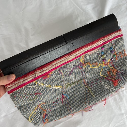 NWOT Free People Embroidered Wood Handle Multicolor Boho Clutch Made In India - Picture 12 of 14