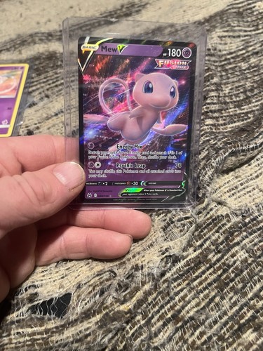 Mew V - Picture 2 of 2