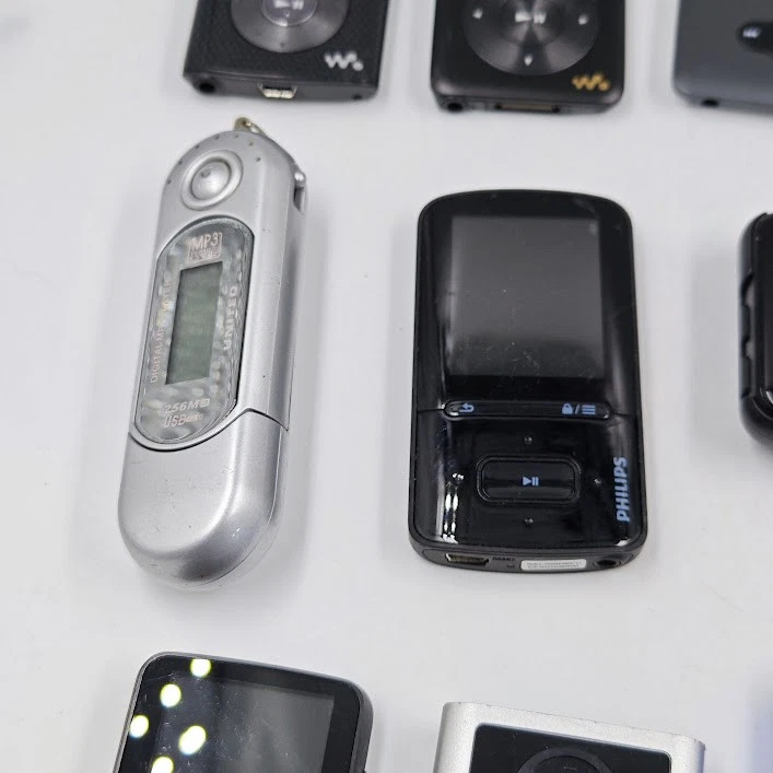 Lote De 15 MP3 Players - No Probado, Various Models & Colores - Imagen 4 de 4
