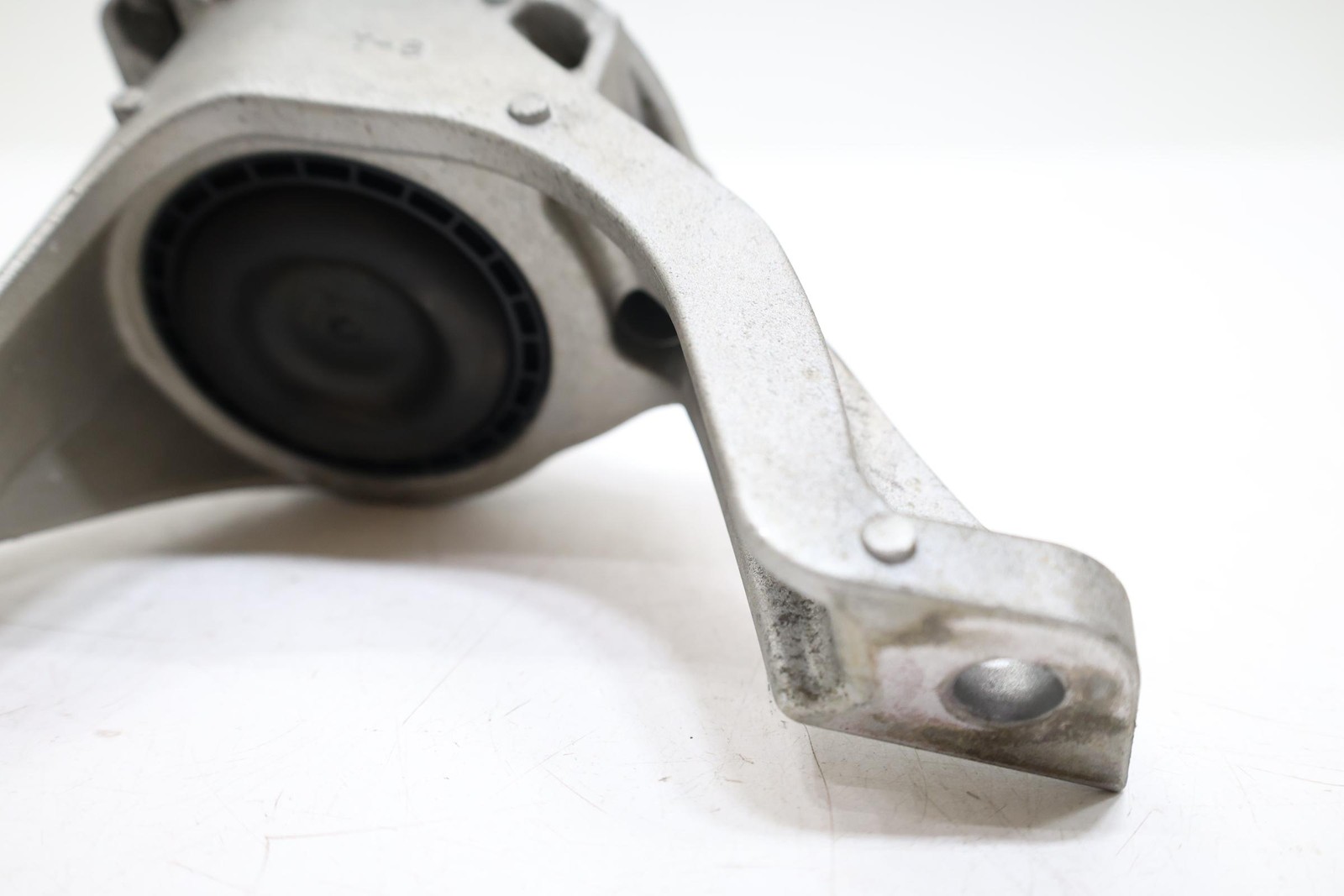 2018 - 2022 HONDA ACCORD 1.5L ENGINE FRAME RIGHT MOUNT SUPPORT BRACKET OEM