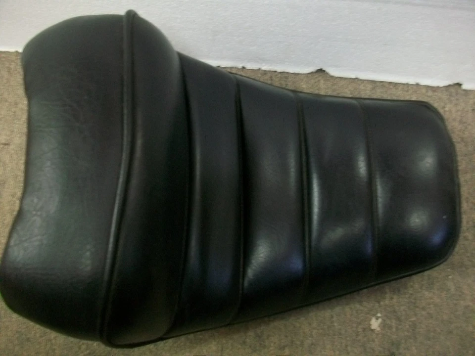 OEM! 1986-1987 Suzuki Driver Seat Saddle VS700 1985-1991 VS750 Intruder - Image 2 of 4
