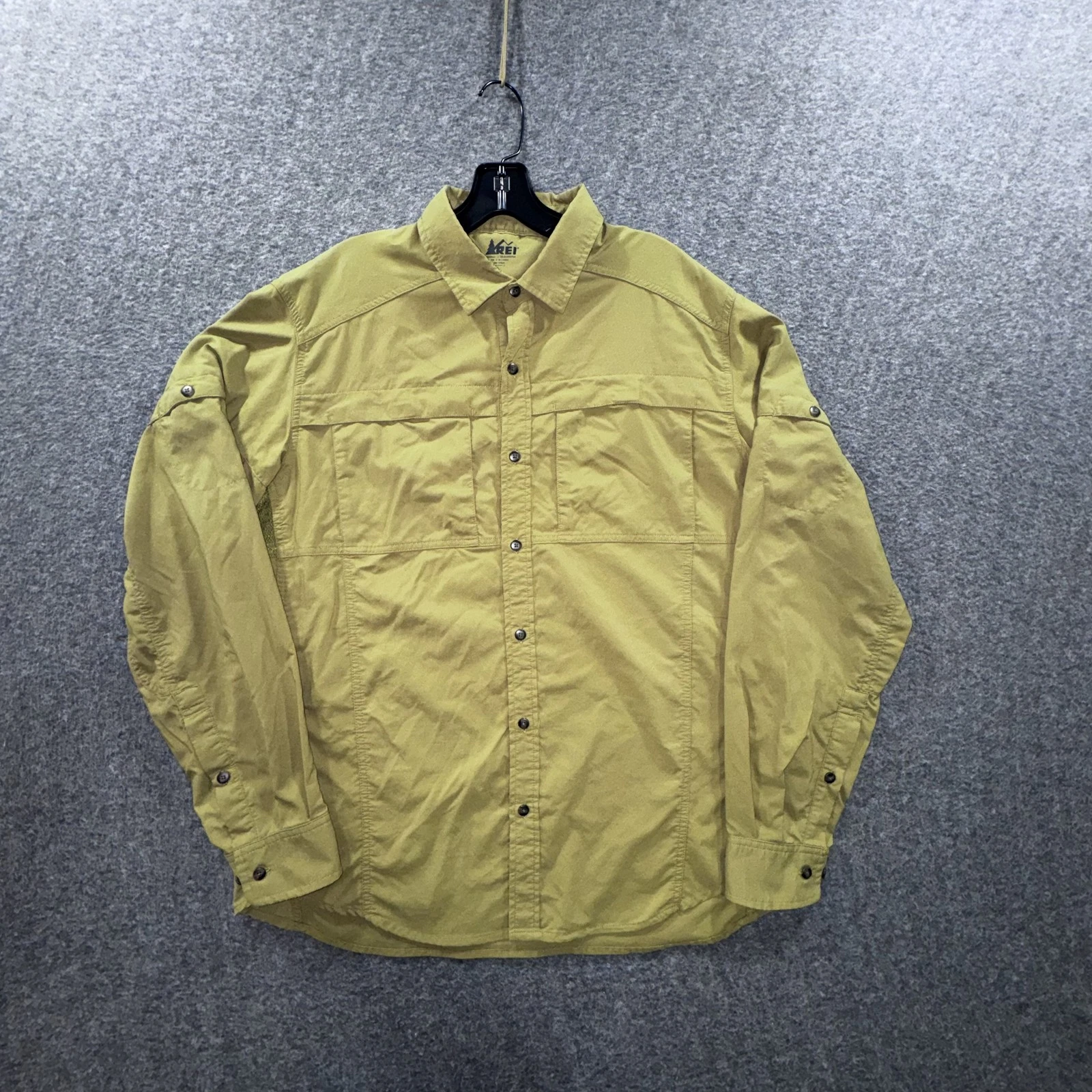 REI Shirt Mens Large green Long Sleeve Hiking Fishing Button Up Vented