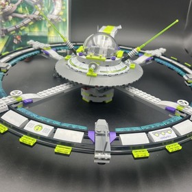 Lego 7065, Alien Conquest Mothership, 100% Complete w/ Figures and Manual