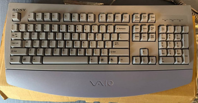 Genuine Vintage Sony Computer Keyboard PS/2 Model KB-7923 Tested