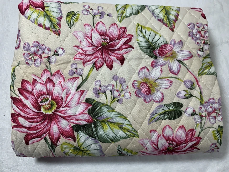 Tela acolchada de doble cara 44 x 48 Fabri-Colt Victoria's Guest House / Hojas Foto 2 de 4