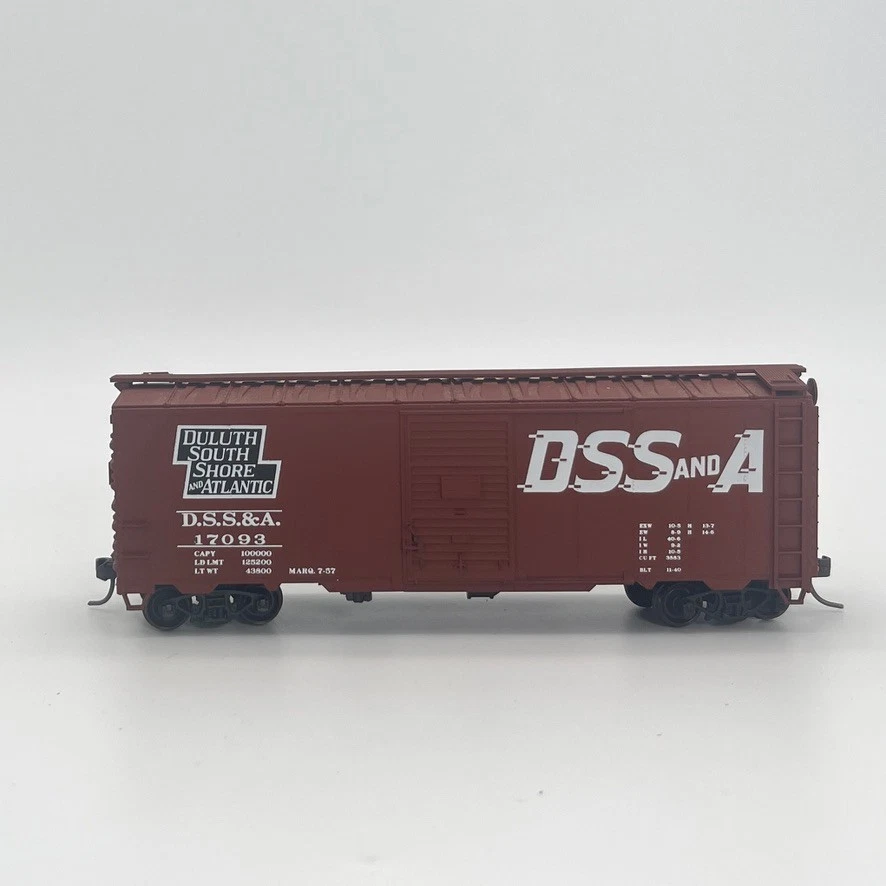 Coche de caja de acero Accurail 40’ AAR DSS&A Duluth South Shore Atlantic montado HO Foto 3 de 4