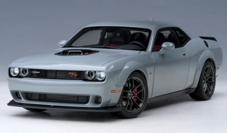 71774 AUTOart 1:18 Dodge Challenger R/T Scat Pack Widebody 2022