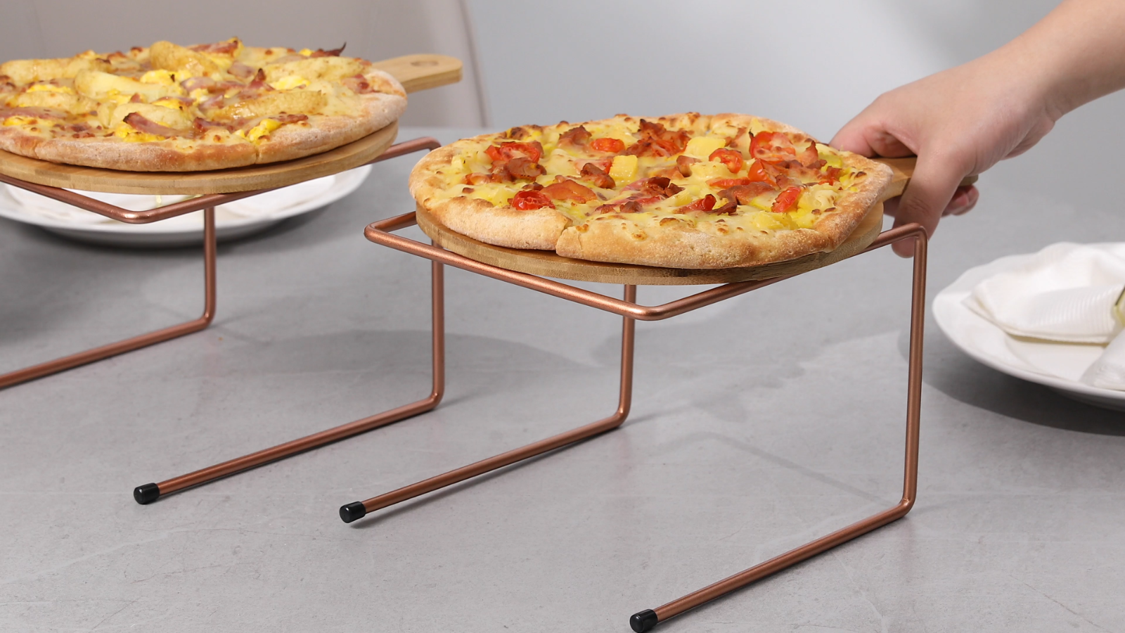 Brass Metal Pizza Table Stands, Tabletop Pizza Pan Riser Food