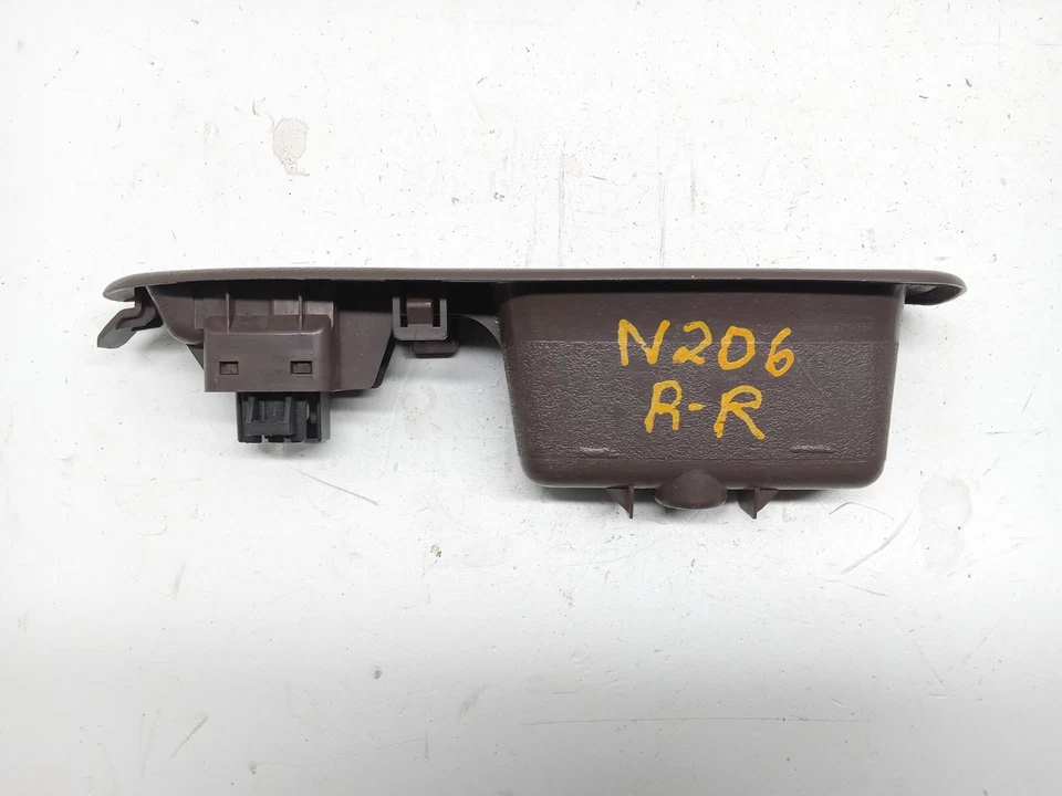 Interruptor de puerta de ventana eléctrica lateral derecho Nissan Sentra 1995-1997 - OEM Foto 2 de 4