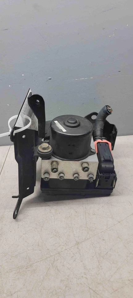 ✅ 2005 NISSAN ARMADA ABS PUMP PN:476607S065 OEM - Image 2 of 4