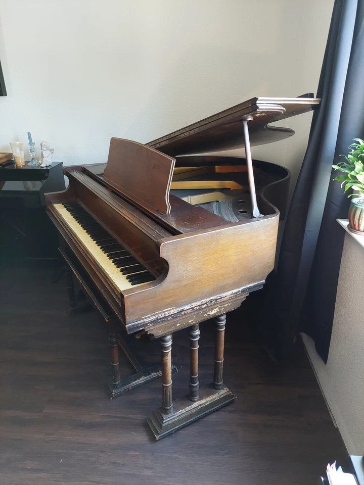 Piano de cola Baby 1919 Foto 3 de 4