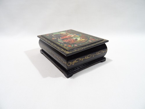 COFFRET BOITE EN LAQUE PEINTE DECOR DE FEMME FILEUSE RUSSIE RUSSIAN LAQUER BOX - Picture 4 of 11