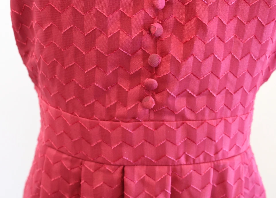 Modcloth Red Herringbone Embossed Tie Waist V Neck Shirt Dress Size M A Line - Image 3 of 4