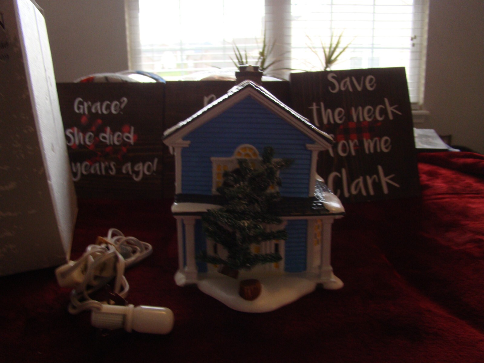 Dept 56 Christmas Vacation 'Todd & Margo's House' Lighted House