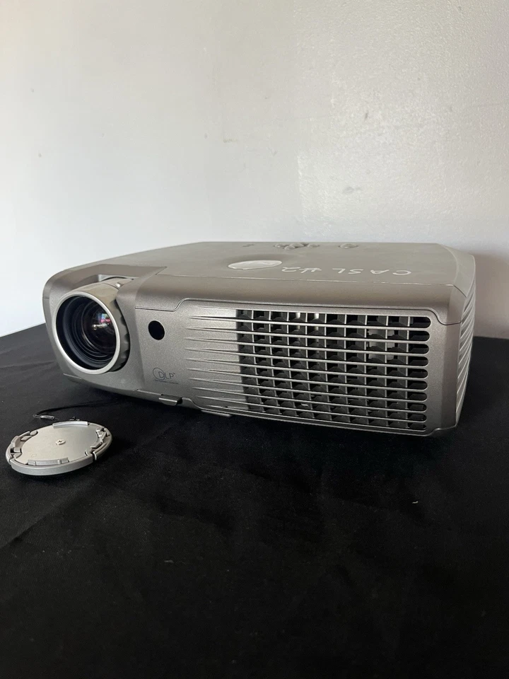 Dell 2300MP DLP Projector - With Case - No Cables - Image 3 of 4