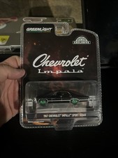 Chase 1967 Chevrolet Impala Sport Sedan 164 Scale Model - Greenlight 30333 Chase 1967 Chevrolet Impala Sport Sedan 164 Scale Model - Greenlight 30333