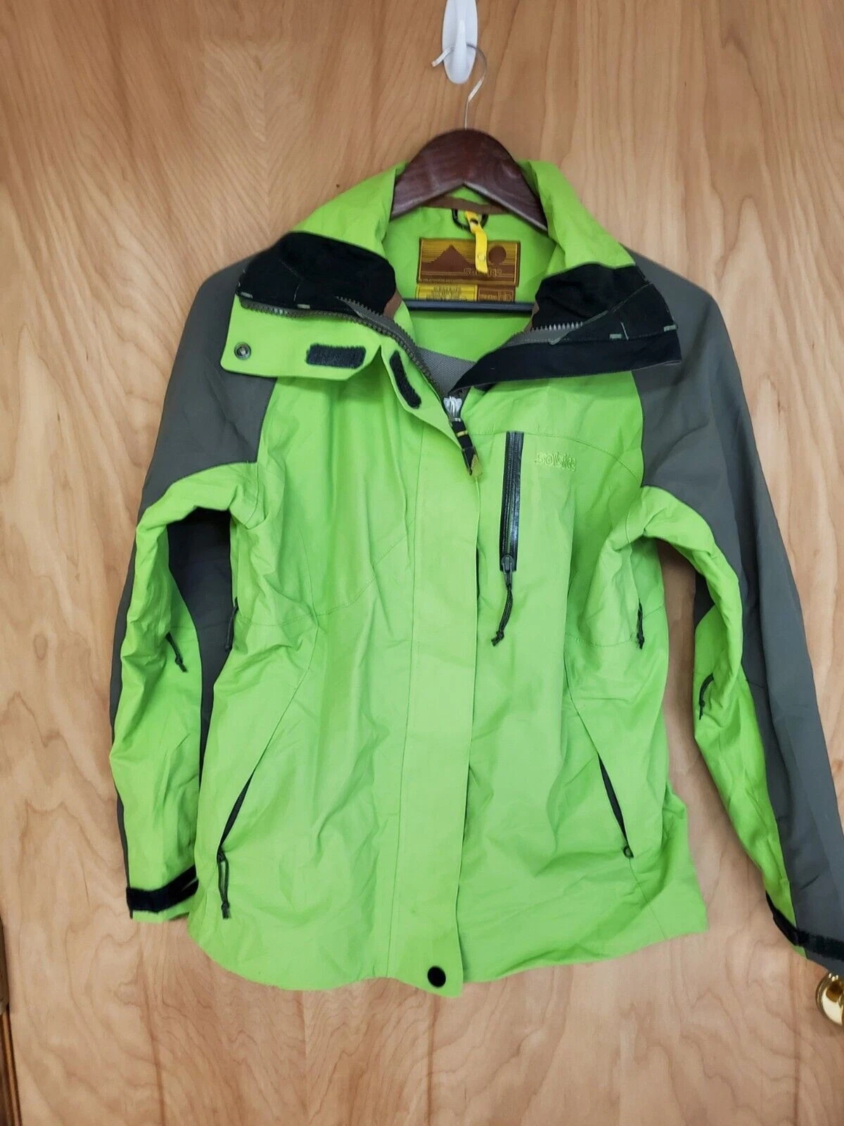 Solstice Microshed Womens Snow Ski Jacket Outer shell only Medium waterproof
