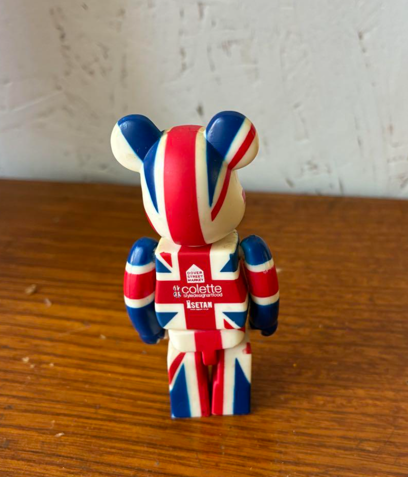 bearbrick 400% et 100% surrender medicom toy