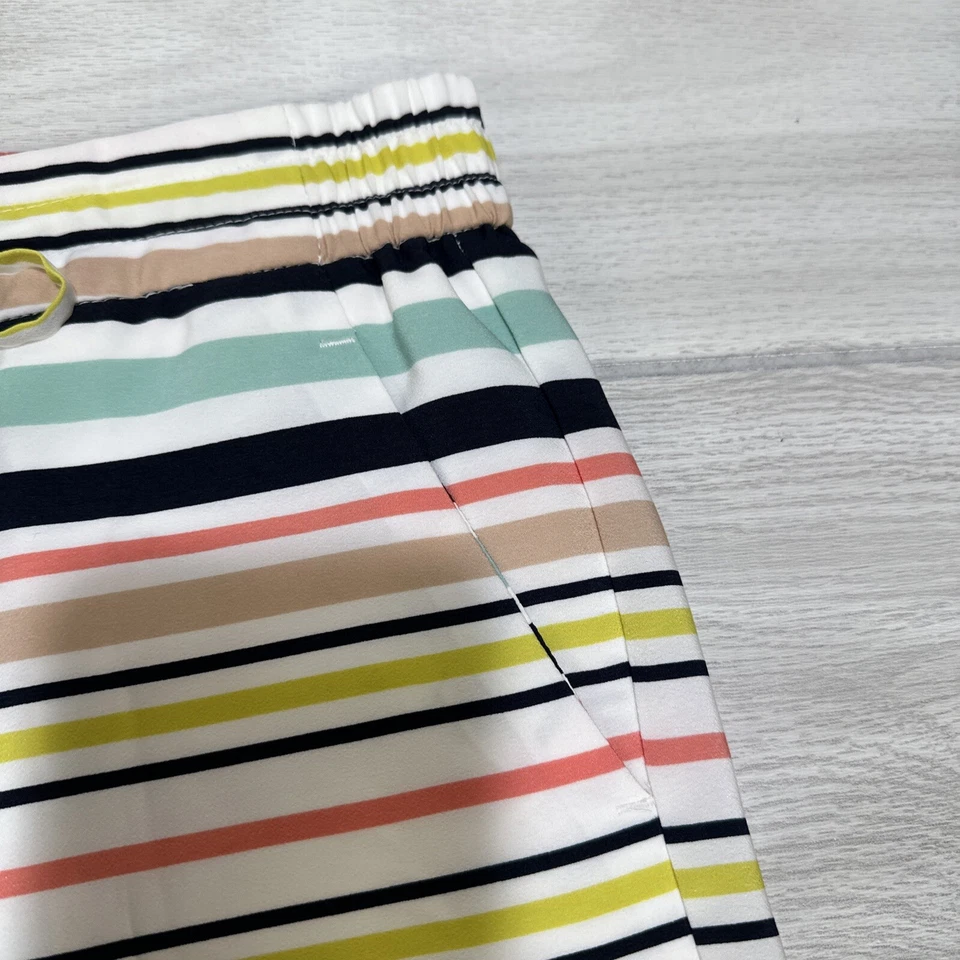 Pantalones cortos a rayas THE LIMITED para mujer (talla XS) cintura elástica corte y bolsillos traseros Foto 2 de 4