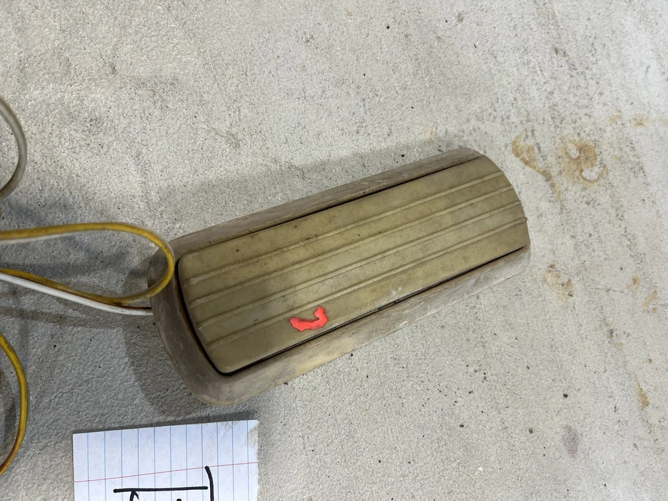 1967 68 70 1972 CHEVROLET GMC C10 K10 dome light assembly wire wiring harness oe - Image 2 of 4