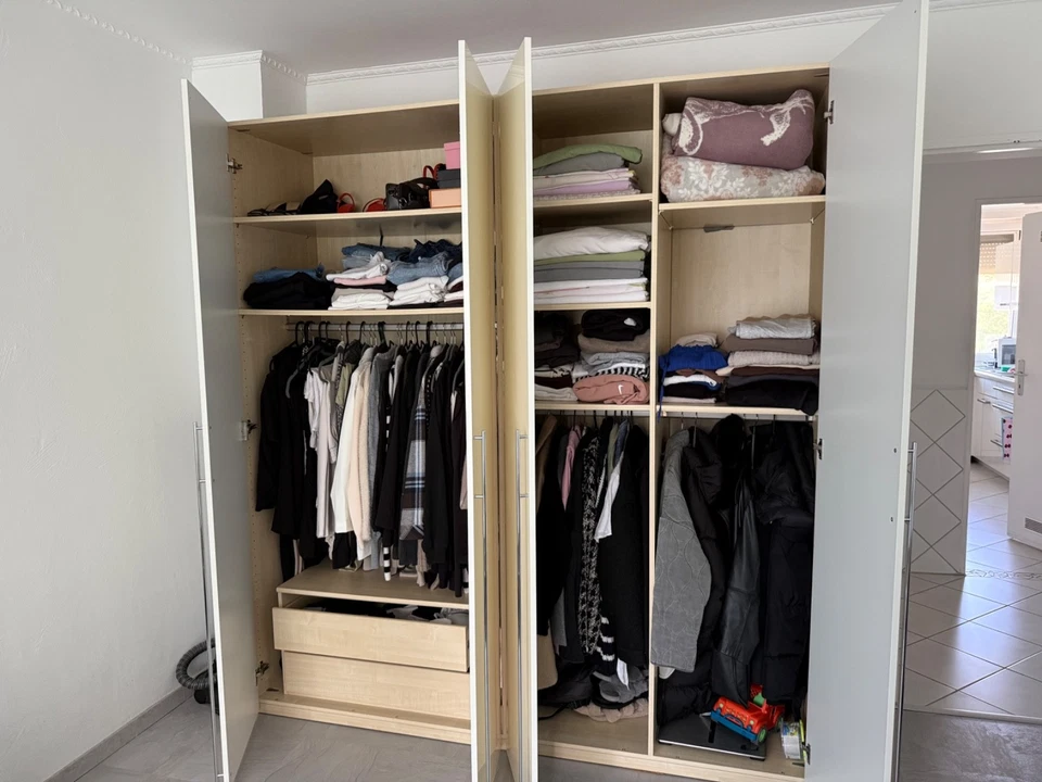 Kleideschrank Hochglanz weiß 4 Türig ca. 200x200cm - Bild 4 von 4