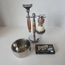 Union Razors 5 PC Gift Set Beachwood Shaving Brush Safety Razor Men’s Grooming