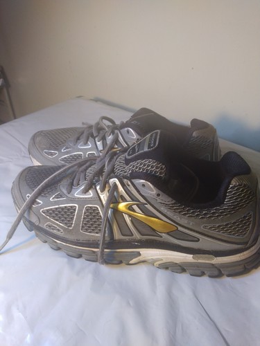 brooks beast size 9