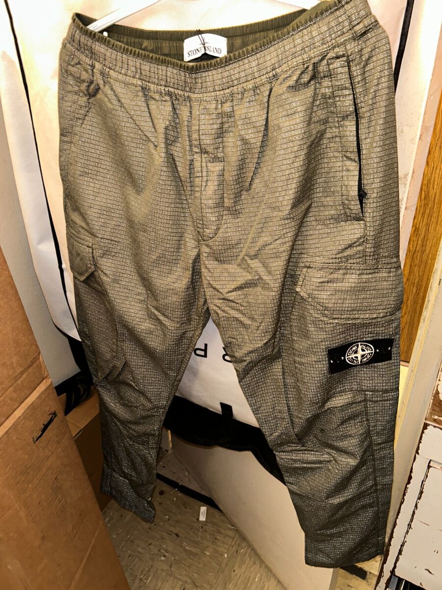 Stone island 32398 REFLECTIVE WEAVE RIPSTOP-TC cargo pants Stone island 32398 REFLECTIVE WEAVE RIPSTOP-TC cargo pants
