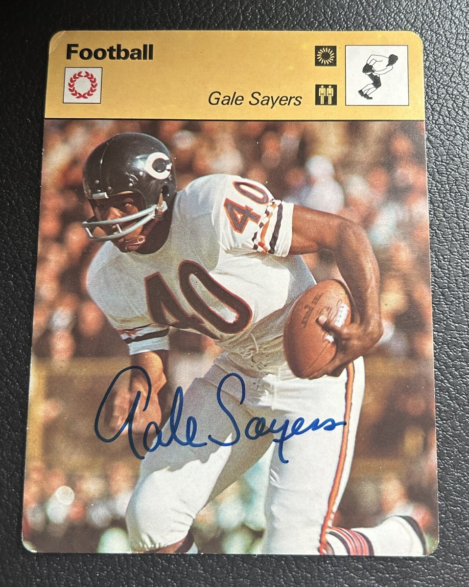 GALE SAYERS Signed Autographed 1977 SPORTSCASTER FOOTBALL CARD