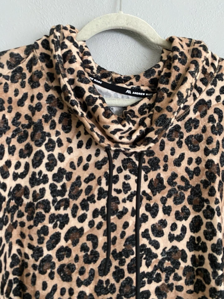 Camisa Andrew Marc Leopardo Manga Larga Talla 2X Estampado Animal Capucha Cuello Atletismo Foto 2 de 4
