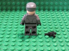 LEGO Imperial Officer Minifigure Star Wars 75055 sw0582 Captain Commander CC19