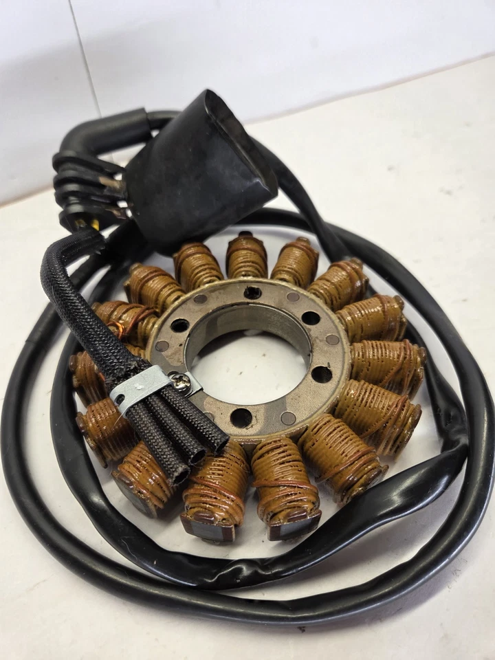 Estator Honda Cb1100 OEM usado 31120-MGC-014 Foto 2 de 2