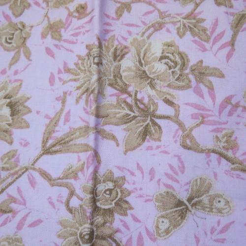 Pretty piece fabric pink background with light brown foliage & butterflies - Picture 4 of 5