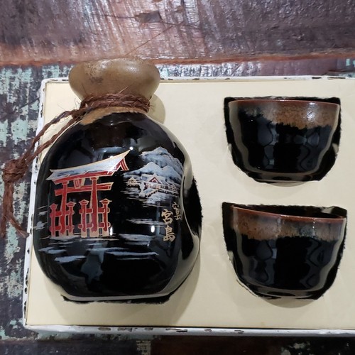Keramik Tokkuri Sake Servierflasche mit 2 passenden Ochoko Sake Tassen BRANDNEU - Bild 1 von 2
