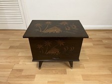 Vintage orientalischer Nähtisch Beistelltisch aus Holz mit Stauraum & geschnitztem Design