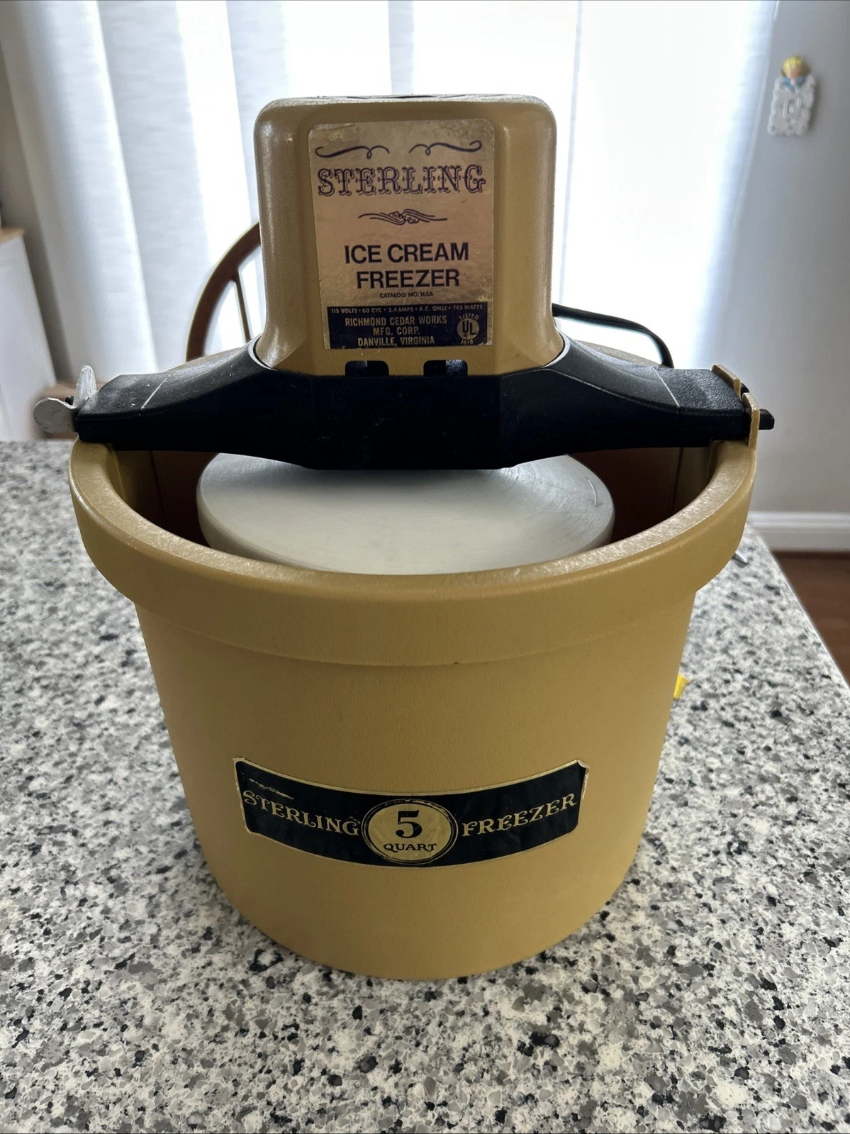 Vintage Richmond Cedar Works RCW 5 Quart Electric Ice Cream Freezer Maker