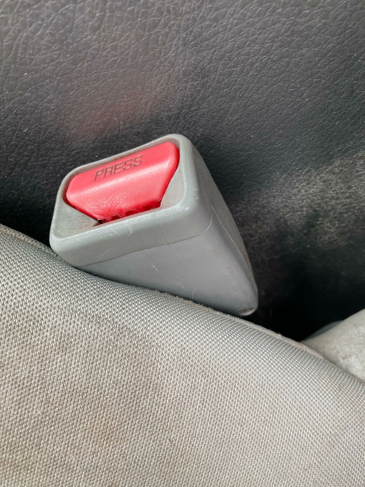 Front Seat Belt Buckle Left Driver And Right Passenger Beige For 98-01 Sephia Front Seat Belt Buckle Left Driver And Right Passenger Beige For 98-01 Sephia