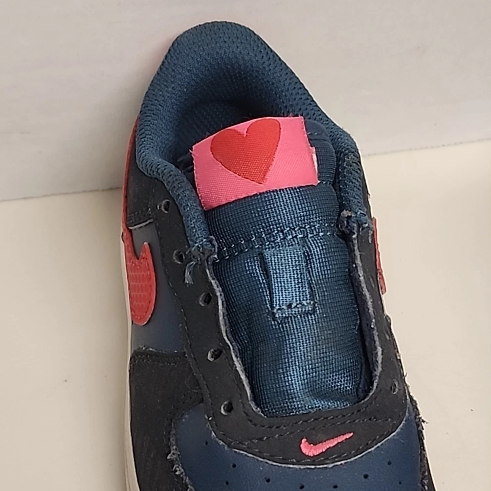Nike Girls Sz 9c Air Force 1 Blue/Pink 314221-400 Heart Valentine's Sneaker - Image 3 of 4