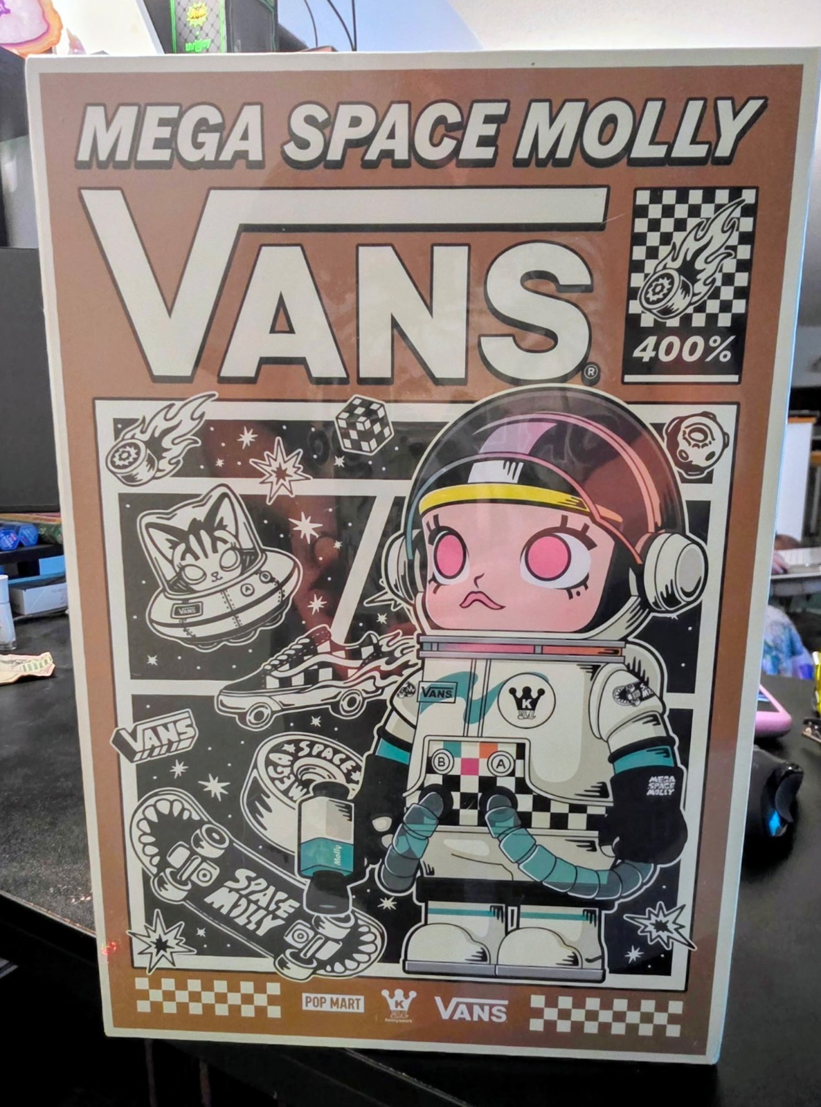 MEGA SPACE MOLLY 400% VANS Sealed in box- US Seller