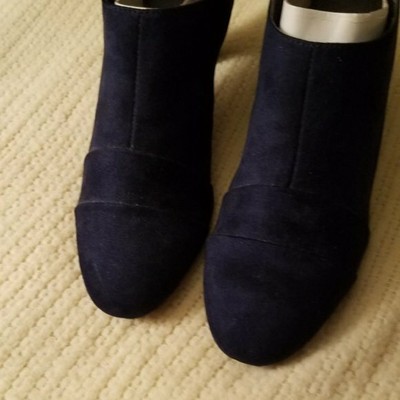 navy blue booties
