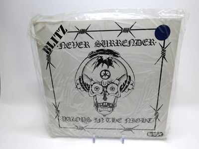 Blitz    Never Surrender / Razors In The Night / UK 1982  No Future Oi 6 NM/NM