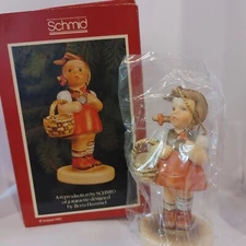 Vintage Schmid "Sweetheart" Christmas Ornament 1984 Hummel With Box 