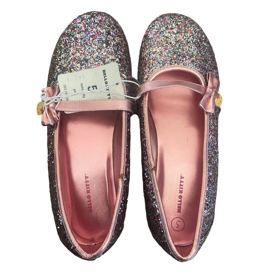 Nuevo En Caja Zapatos Hello Kitty Rosa Brillo Niñas Talla 5 Sin Cordones Correa Rosa Planos Foto 2 de 4