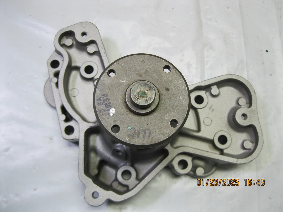 Engine Water Pump Cardone 57-1374 Reman Foto 3 de 4