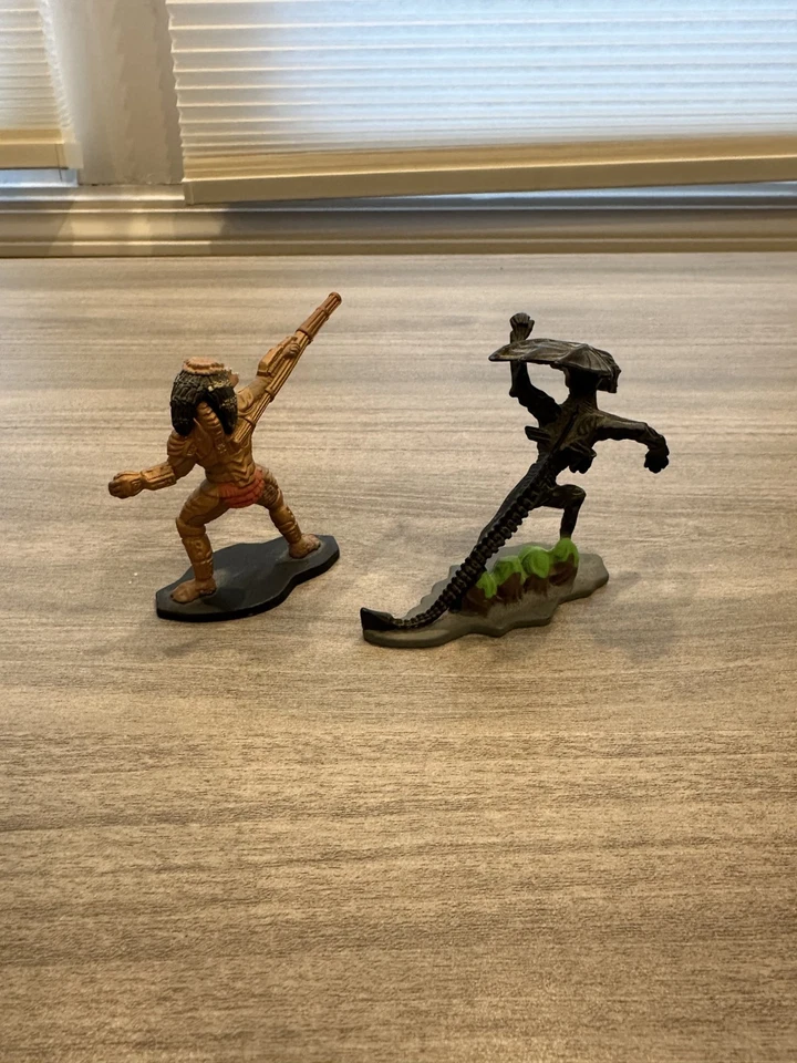 “Aliens & Predator” Action Masters pair, Kenner vintage - Image 2 of 3