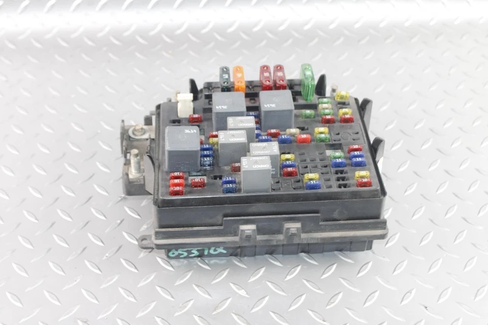 00-02 SIERRA 4.8L Engine Electrical Power Fuse Relay Power Distribution Box OEM Foto 3 de 4