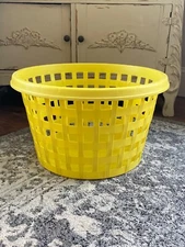 Vintage Rubbermaid Round RoughNeck Weave Heavy Duty Laundry Basket Yellow