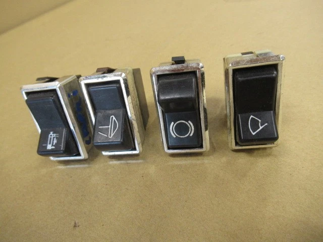 Ford Capri mk1 Dashboard Switch's x4  (one is missing clip etc ) — 第 2/4 张图片